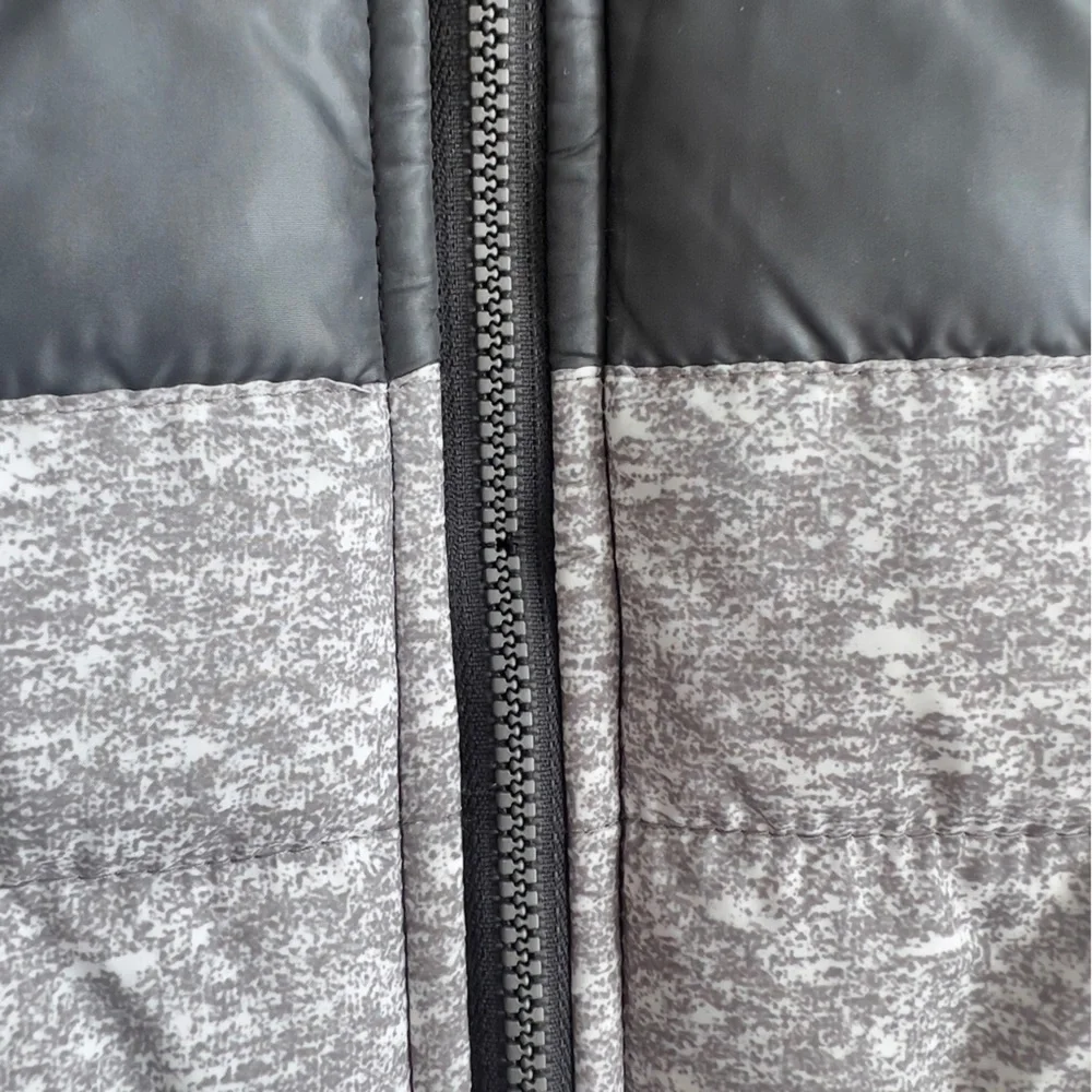 Calvin Klein Jeans Boys Size 24 months Black Gray Puffer Vest